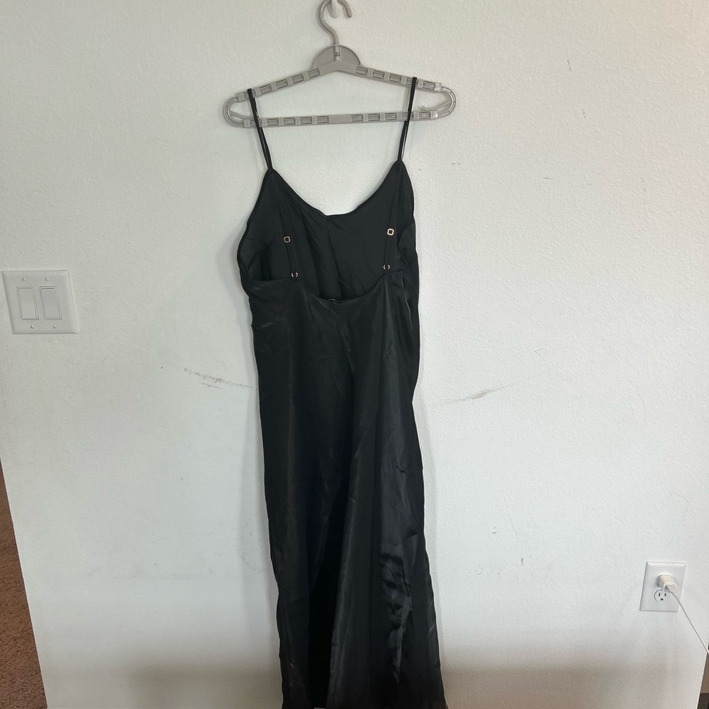 Victoria’s Secret Women’s Black Satin Long Slip

Size XL - Picture 2 of 5